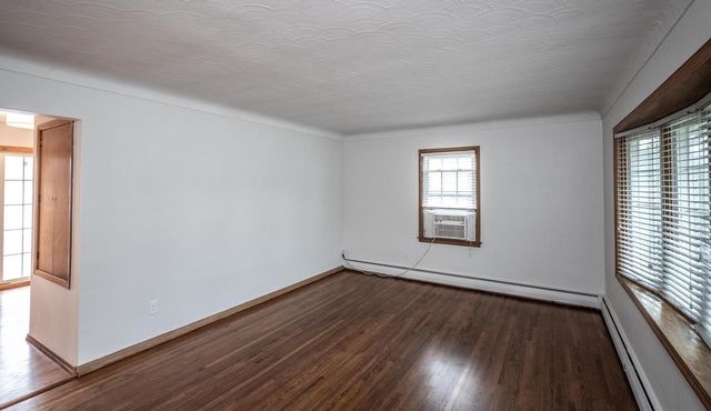 214 Poplar Street E, South Saint Paul, MN 55075