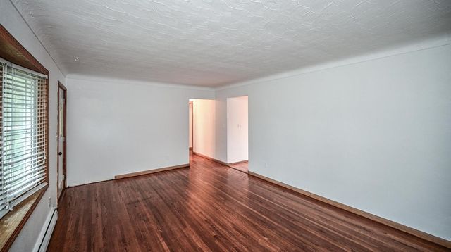 214 Poplar Street E, South Saint Paul, MN 55075