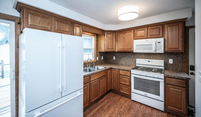214 Poplar Street E, South Saint Paul, MN 55075