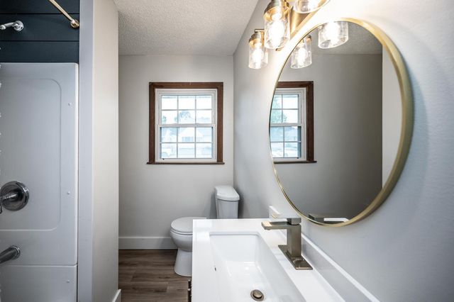 214 Poplar Street E, South Saint Paul, MN 55075
