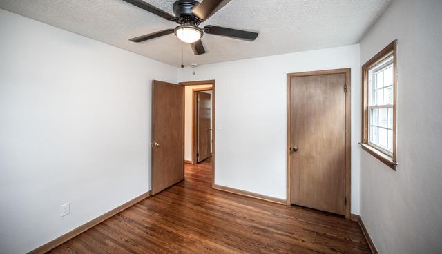 214 Poplar Street E, South Saint Paul, MN 55075