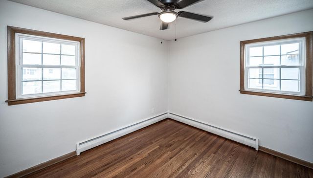 214 Poplar Street E, South Saint Paul, MN 55075