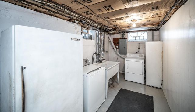 214 Poplar Street E, South Saint Paul, MN 55075