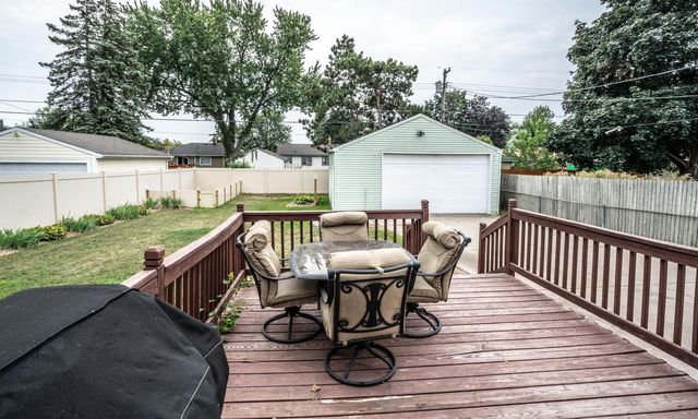 214 Poplar Street E, South Saint Paul, MN 55075