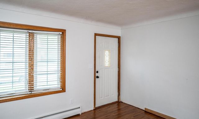 214 Poplar Street E, South Saint Paul, MN 55075