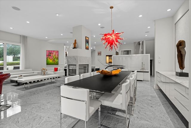 920 St Stephens Green, Oak Brook, IL 60523