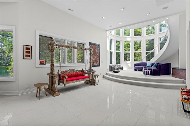 920 St Stephens Green, Oak Brook, IL 60523