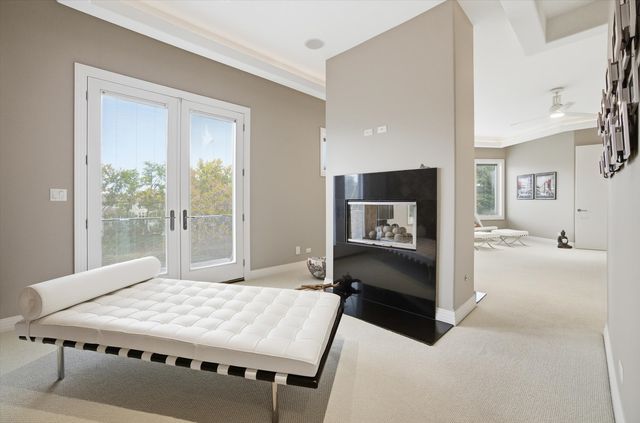 920 St Stephens Green, Oak Brook, IL 60523