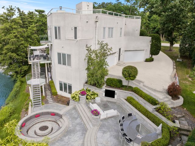 920 St Stephens Green, Oak Brook, IL 60523