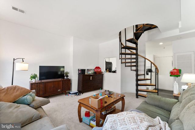1132 MOUNT VERNON ST, Philadelphia, PA 19123