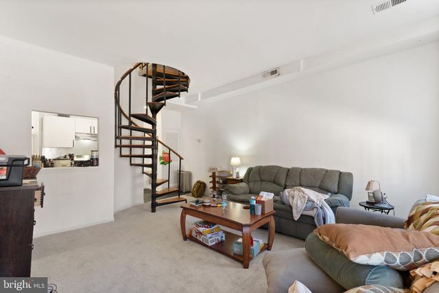 1132 MOUNT VERNON ST, Philadelphia, PA 19123