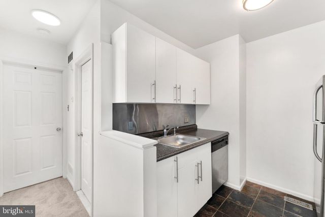 1132 MOUNT VERNON ST, Philadelphia, PA 19123