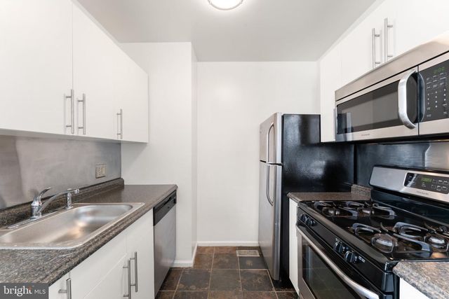 1132 MOUNT VERNON ST, Philadelphia, PA 19123