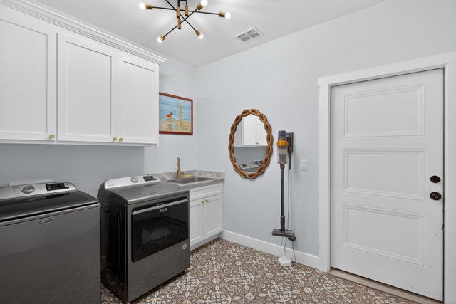 909 Belaire DR, Granite Shoals, TX 78654
