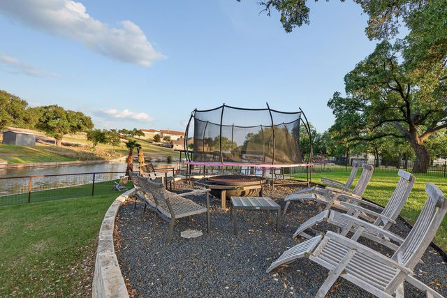 909 Belaire DR, Granite Shoals, TX 78654