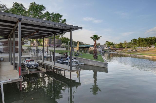 909 Belaire DR, Granite Shoals, TX 78654
