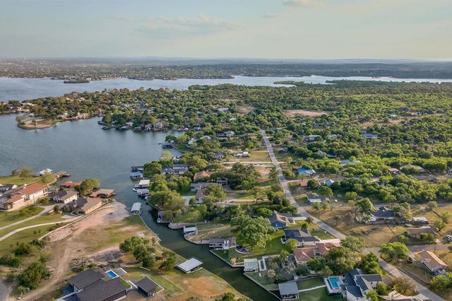 909 Belaire DR, Granite Shoals, TX 78654