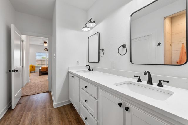 1619 Buena Vista, College Station, TX 77845