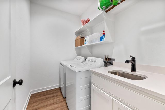 1619 Buena Vista, College Station, TX 77845