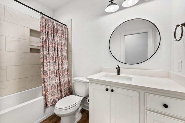 1619 Buena Vista, College Station, TX 77845