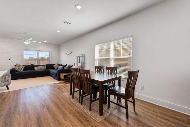 1619 Buena Vista, College Station, TX 77845