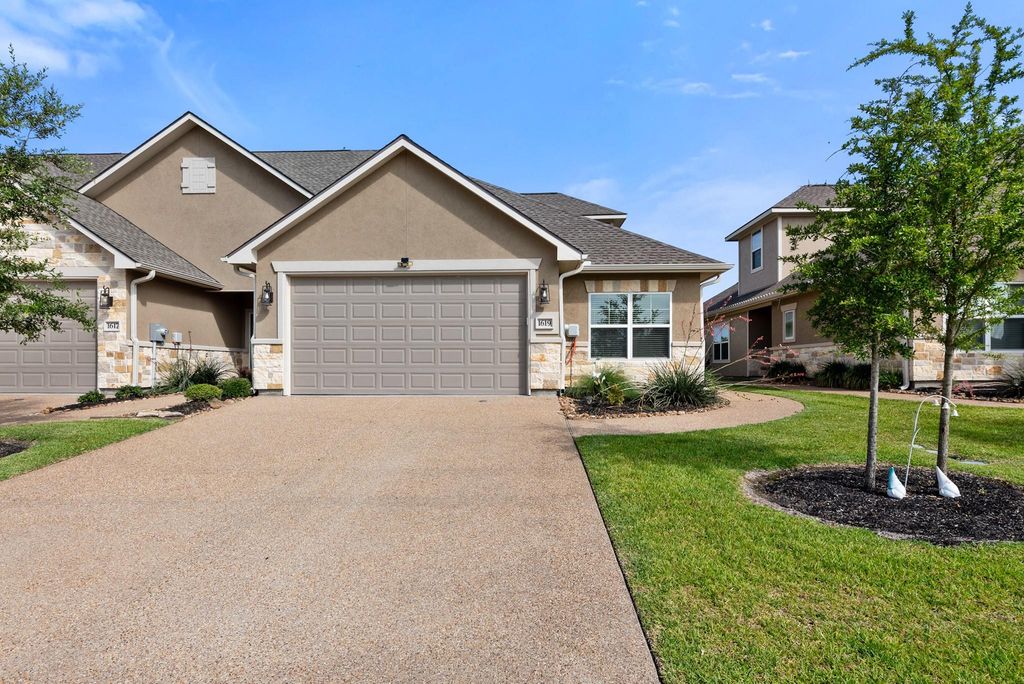 1619 Buena Vista, College Station, TX 77845