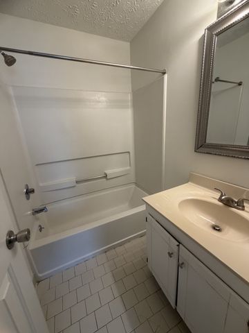 1808 State St Apt 207, Nashville, TN 37203