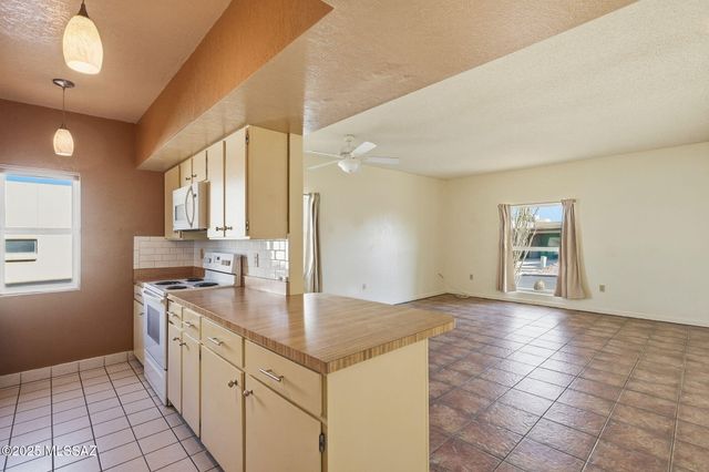 2834 S Calle Mancha, Green Valley, AZ 85622