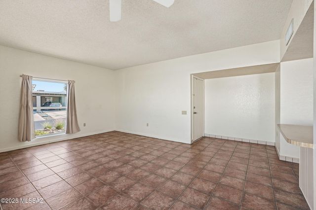 2834 S Calle Mancha, Green Valley, AZ 85622