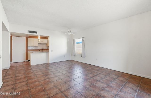 2834 S Calle Mancha, Green Valley, AZ 85622