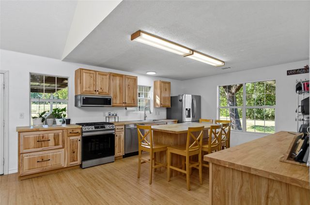 748 County Road 1560, Chico, TX 76431