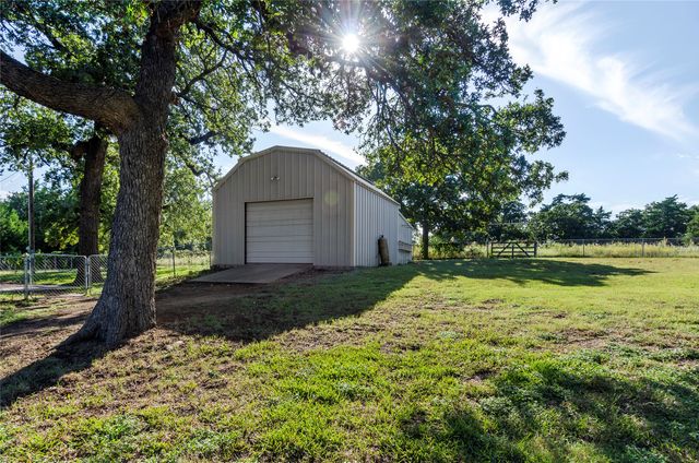 748 County Road 1560, Chico, TX 76431