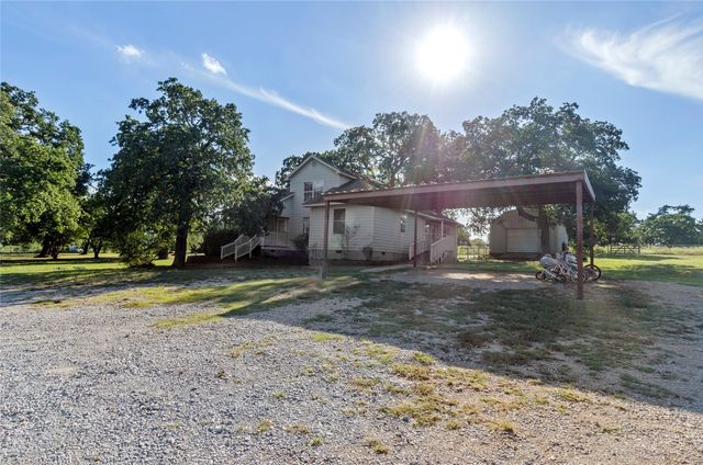 748 County Road 1560, Chico, TX 76431