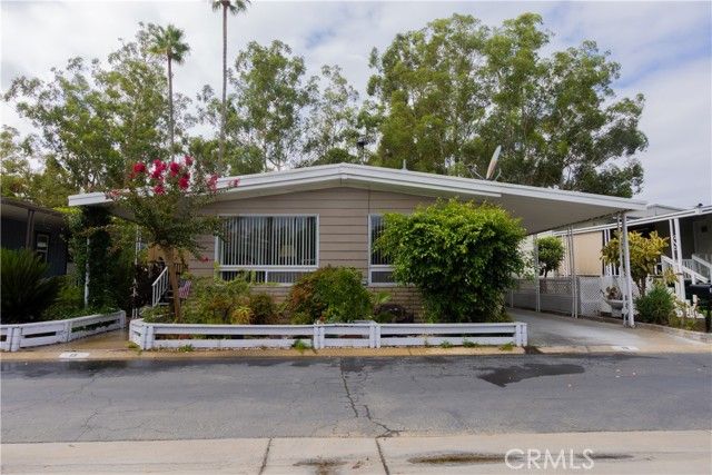 24921 Muirlands 13, Lake Forest (el Toro), CA 92630