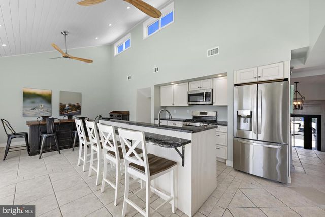 27 DIANE RD, Manahawkin, NJ 08050