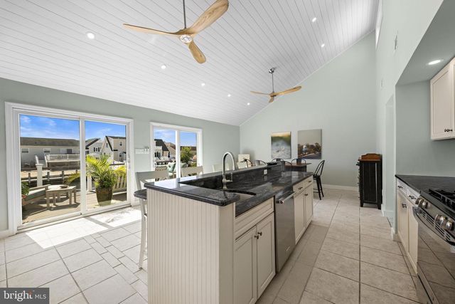 27 DIANE RD, Manahawkin, NJ 08050