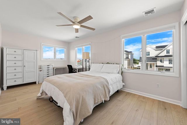 27 DIANE RD, Manahawkin, NJ 08050