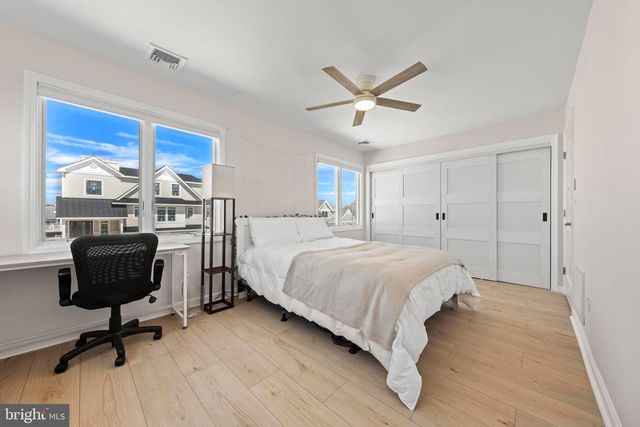 27 DIANE RD, Manahawkin, NJ 08050