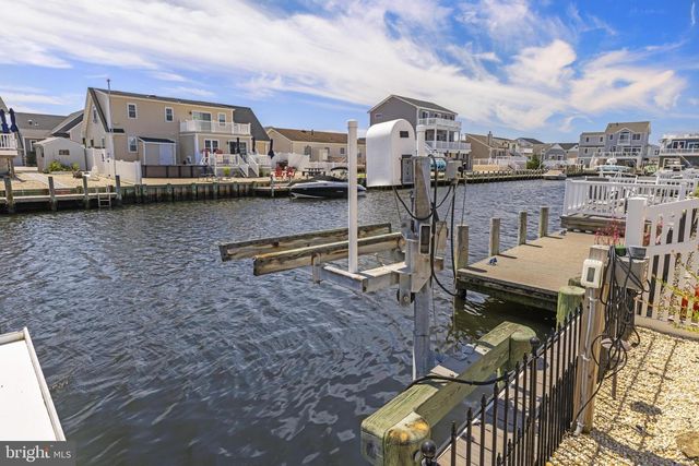 27 DIANE RD, Manahawkin, NJ 08050