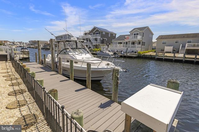 27 DIANE RD, Manahawkin, NJ 08050