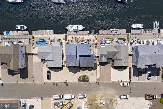 27 DIANE RD, Manahawkin, NJ 08050