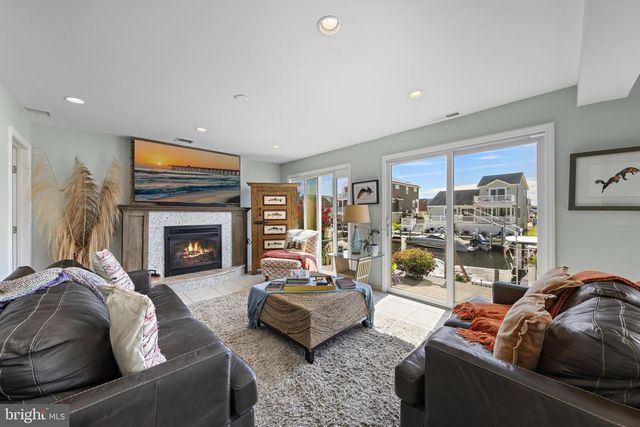 27 DIANE RD, Manahawkin, NJ 08050