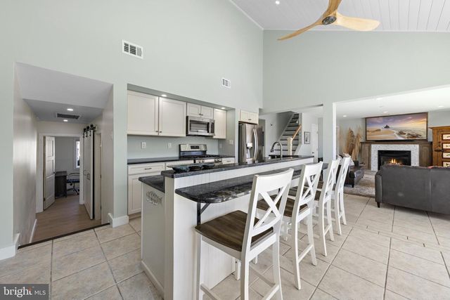 27 DIANE RD, Manahawkin, NJ 08050