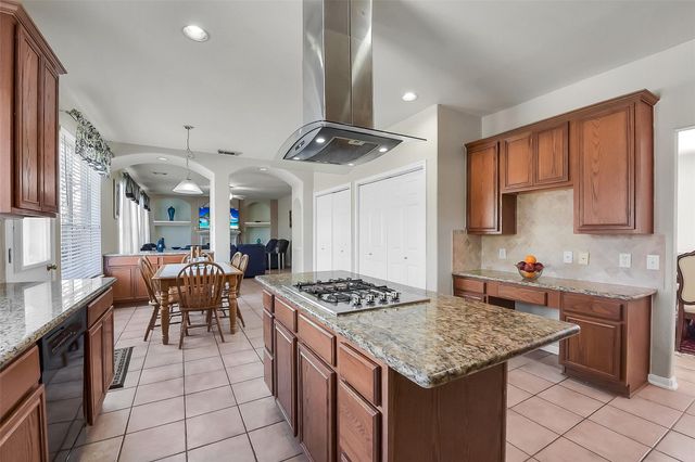 2723 Sterling Fields Drive, Pearland, TX 77584