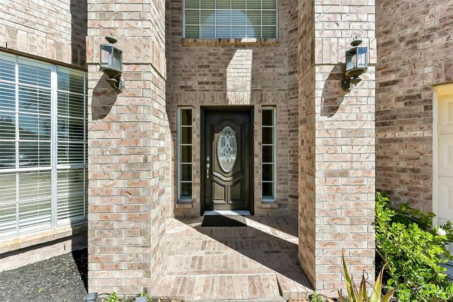 2723 Sterling Fields Drive, Pearland, TX 77584