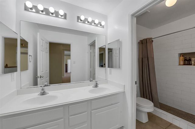 2723 Sterling Fields Drive, Pearland, TX 77584