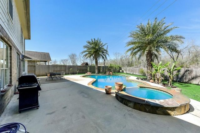 2723 Sterling Fields Drive, Pearland, TX 77584