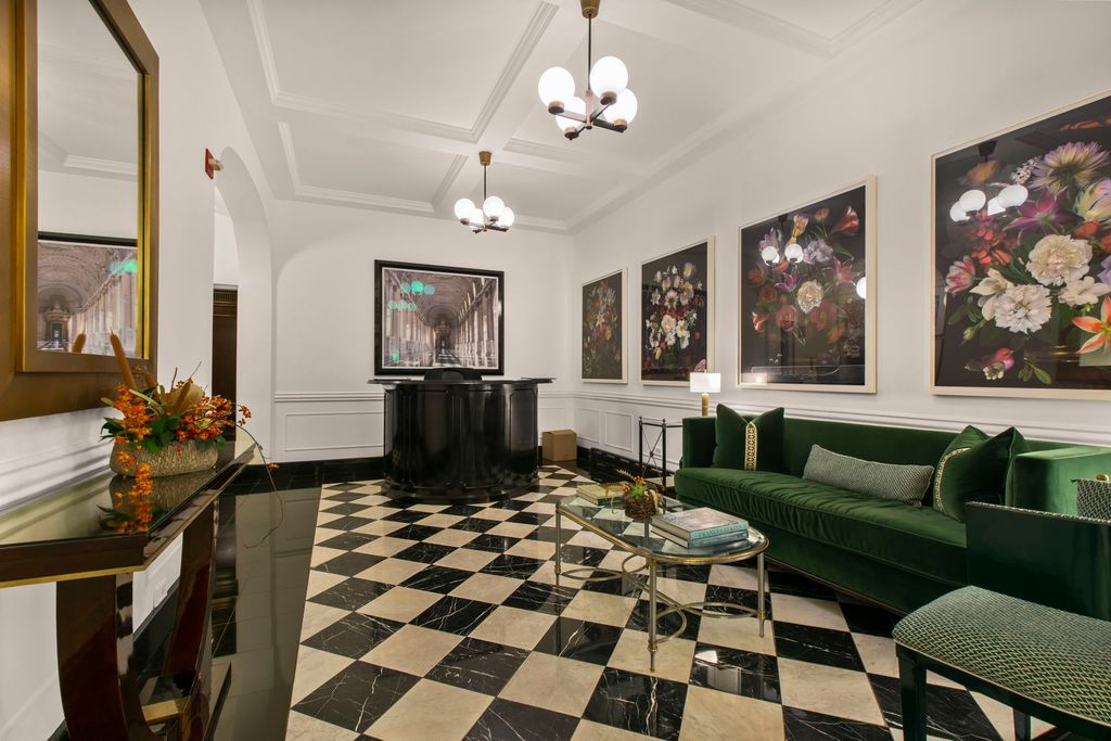 222 E Chestnut Street 5B, Chicago, IL 60611 — photo 2