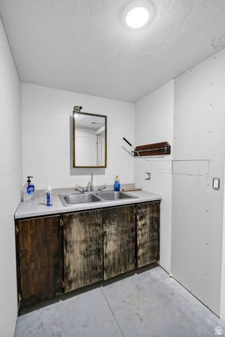 46 S CENTER ST, Elsinore, UT 84724