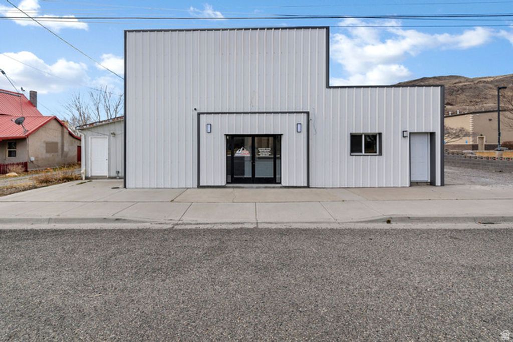 46 S CENTER ST, Elsinore, UT 84724